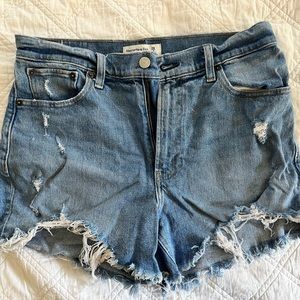 Abercrombie & Fitch “The 4” Mom Short High Rise”